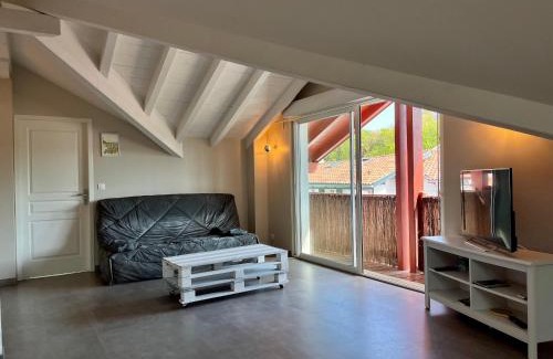 Urrugne Apartment | Appartement T3 neuf à Urrugne, proche frontière, commerces et plage, stationnement gratuit. - FR-1-239-931