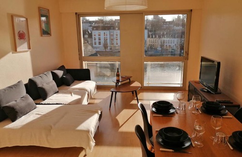 Chateaulin Apartment | Appartement T3 vue sur rivière, 2 chambres 65M2