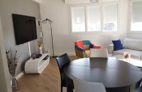 Centre Ville Apartment | Appartement tout confort 2 chbres - 72m2 - avec terrasse et vue Pyrénées