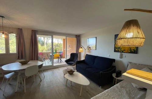 Giens Apartment | Appartement vue mer et pieds dans l'eau