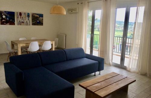 Solenzara Apartment | Appartement vue mer, rivière et montagnes