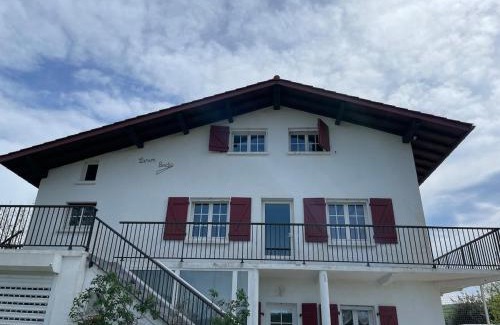 Espelette Apartment | Appartement vue montagne, Espelette