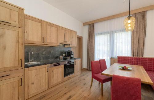 Bad Goisern Apartment | Appartementhaus Dachsteinblick mit Indoorpool und Sauna