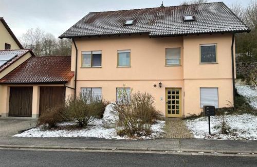Hofheim in Unterfranken Apartment | Appartio - Gästehaus "Dorfblick" - komfortable Ferienwohnungen mit Küche und Waschmaschine