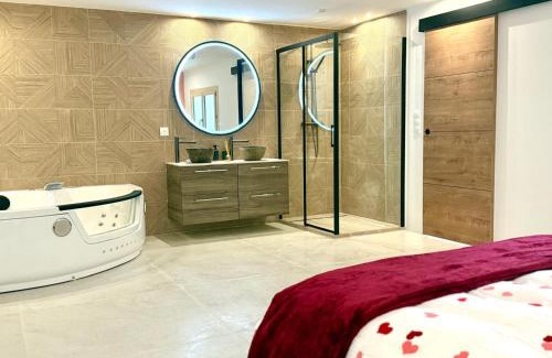 La Croix des Gardes Apartment | Appartment Jacuzzi in Cannes