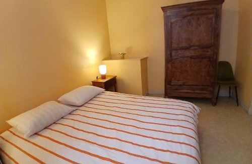 Thiers Apartment | Apparts Coeur Historique de Thiers - Tarifs dégressifs - Idéal PROS