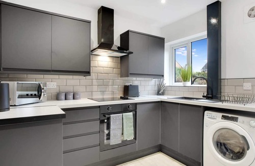 Framwellgate Moor House | Appealing 4-Bedroom Haven in Durham, Sleeps 7