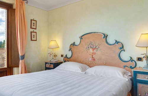 Canalicchio House | Appealing Holiday Home in Collazzone with Sauna & Pool
