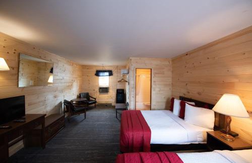 Mackinaw City Hotel | Apple Blossom Boutique