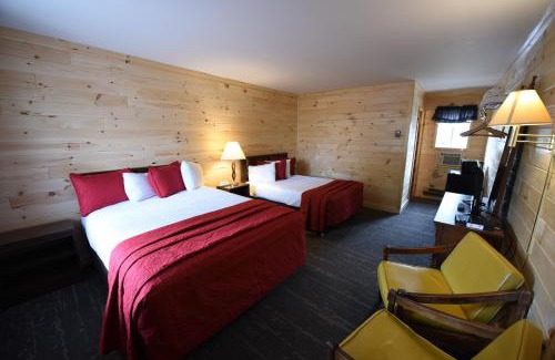Mackinaw City Hotel | Apple Blossom Boutique