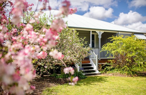 Stanthorpe House | Apple Blossom Cottage