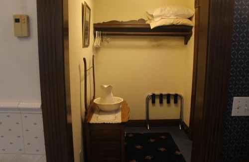 Gentry Bed & Breakfast | Apple Crest Inn