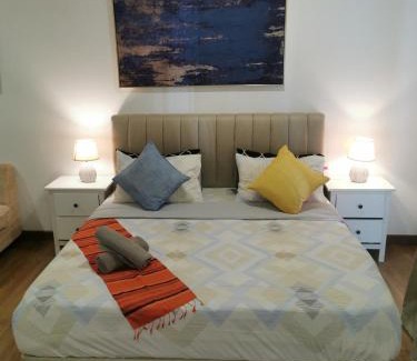 Seri Kembangan Apartment | Apple Home 2 at Menara Simfoni, King Size Bed, Cheras, Nexflix, Wifi, Parking