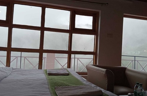 Kempty Range Hotel | Apple Orchard Resort