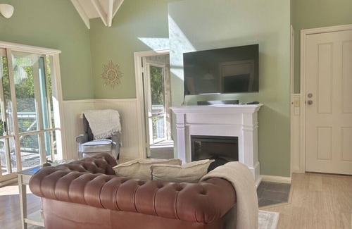 Apollo Bay Cottage | Apple Tree Cottage - Couples Retreat