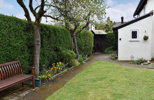 Bridport House | Apple Tree Cottage