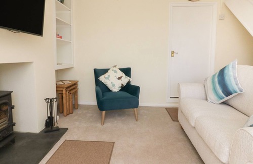 Aveton Gifford House | APPLE TREE COTTAGE, pet friendly, with open fire in Aveton Gifford