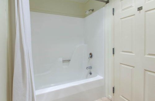 Petoskey Hotel | Apple Tree Inn; SureStay Collection by Best Western