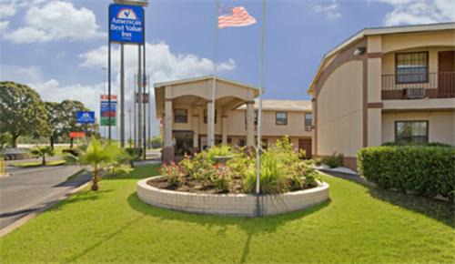Tyler Hotel | Apple Tree Inn