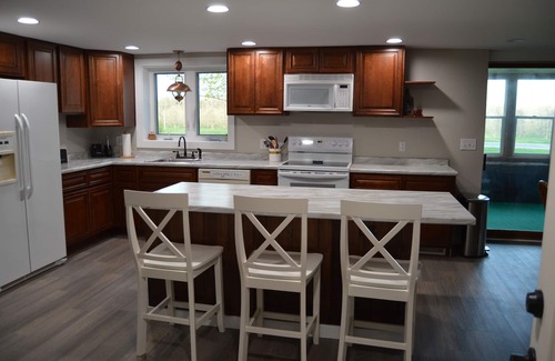 Sodus House | Apple View- Quiet, handicap accessible country home with a hot tub!