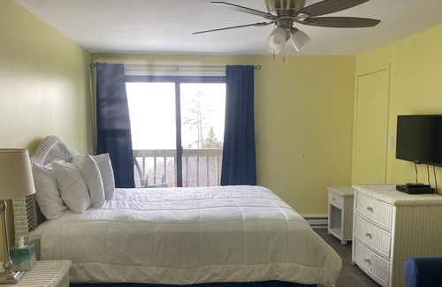 Mackinac Island Condo | Applewood 103 Private Room