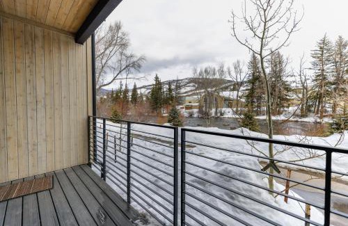 Silverthorne House | Après Shores Condo: Upscale Riverfront Retreat