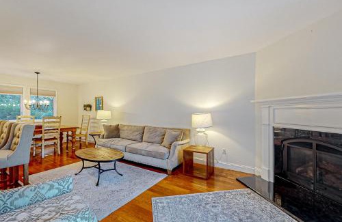 West Hartford Apartment | Après Ski Haven