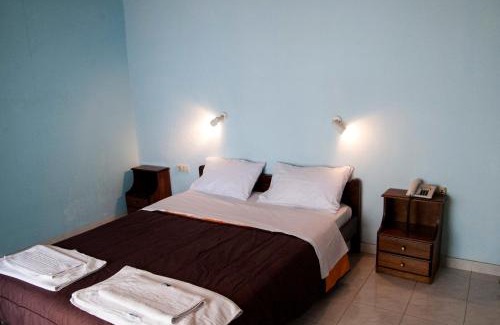 Apraos Bed & Breakfast | Apraos Bay Hotel In Kalamaki Beach, 100m from the lovely sandy beach