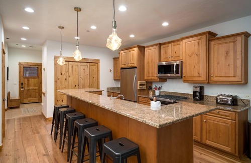 Old Town Condo | Aprés on Yampa, Pet Friendly, Downtown Property Along the Core Trail!