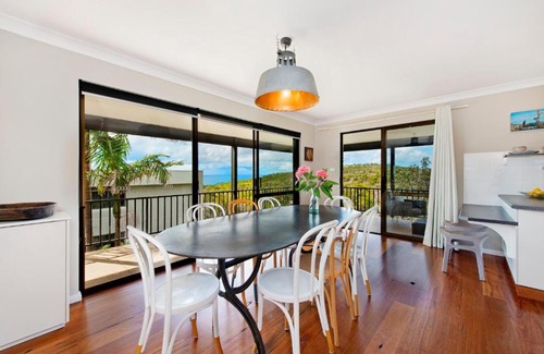 Bonny Hills House | Apricari - oasis by the sea