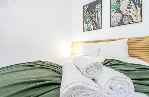 Mina House | April Square Guesthouse by Lisbon with Sintra - shared bathrooms