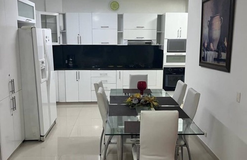 Cali Apartment | Apropiado Para Personas en Tratamiento Medico, Cirugías o Familias de Vacaciones
