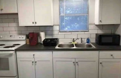Northwest Corpus Christi Apartment | Apt #2/10 from Refineries