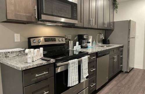 Leavenworth Apartment | Apt 255 Cozy and Sleek Dwelling Min from Ft Leavenworth