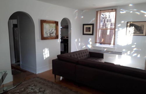 Sudbury Apartment | Apt#3: Charming 2-bedrm at the Royale on Cedar with WiFi. 13%hst & 6%MAT incl.