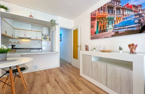 Pineda de Mar Apartment | Apt. 3 pax, community pool, 170 m from the beach and free wifi. Vivalidays Vianka