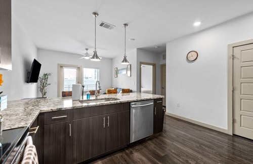 McKinney Apartment | Apt 335 · Luxury 2Bd Queen Unit | Free Parking |Hwy121| TPC
