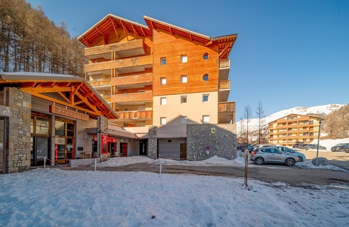 Allos Apartment | Apt 4/6 ppl near the ski runs, heated indoor pool