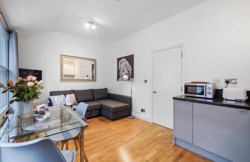 Soho Apartment | Apt 4, Soho Apartments 2nd floor by Indigo Flats