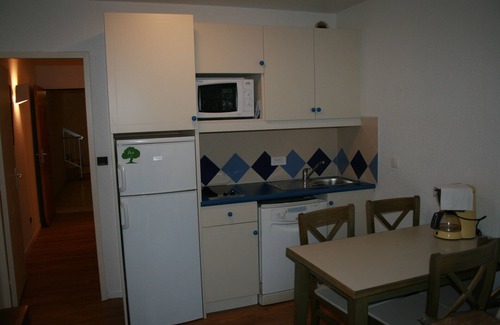 Antibes Apartment | Apt. 5 people Antibes July quiet, shady park, sea, swimming pool