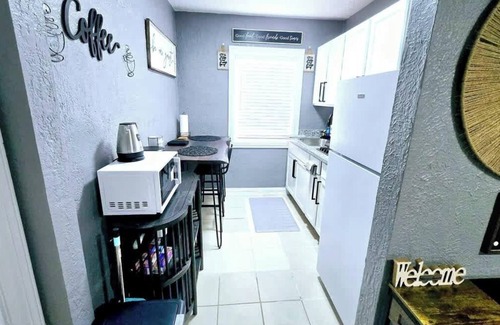 Baytown Apartment | Apt#6 Quiet comfortable place near chemical plants
