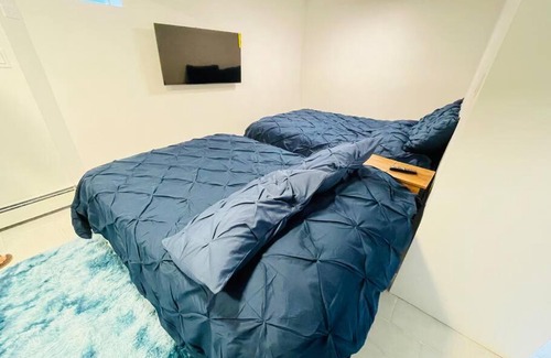 Queens Apartment | Apt A - NEW Basement Studio Close to JFK/LGA/UBS