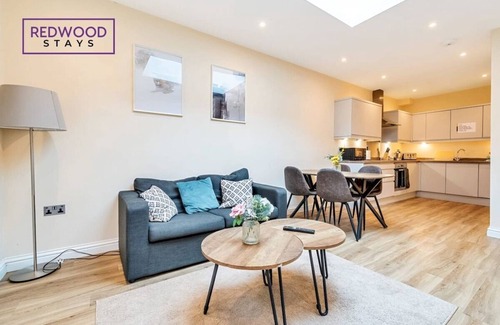 Basingstoke Apartment | Apt Basingstoke Town Center + Netflix + FREE Wi-Fi