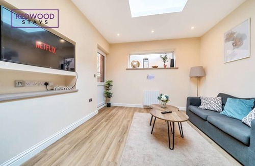 Basingstoke Apartment | Apt Basingstoke Town Center + Netflix + FREE Wi-Fi