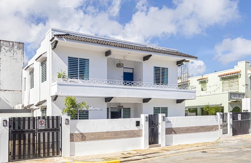 Hipodromo Apartment | Apt C, Sunny San Juan Getaway