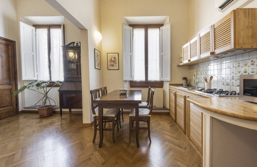 Santa Maria Novella Apartment | Apt Casa Lisa by MMega