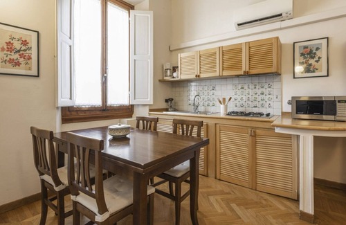 Santa Maria Novella Apartment | Apt Casa Lisa by MMega