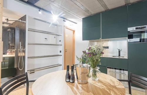 Sant Gervasi Apartment | Apt. close to center w/shared patio & garden