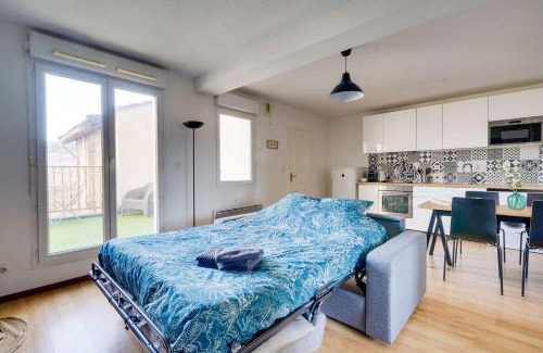 Cenon Apartment | Apt de 30 m2 - 5 min de Bordeaux - terrasse - parking