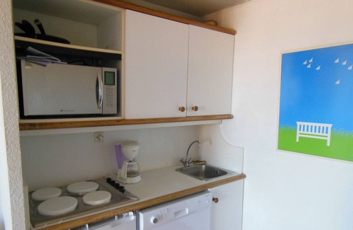 Theoule-Superieur Apartment | Apt F2 Magnificent enclosed landscaped area with sea and Estérel view, large swimming pool, ping po